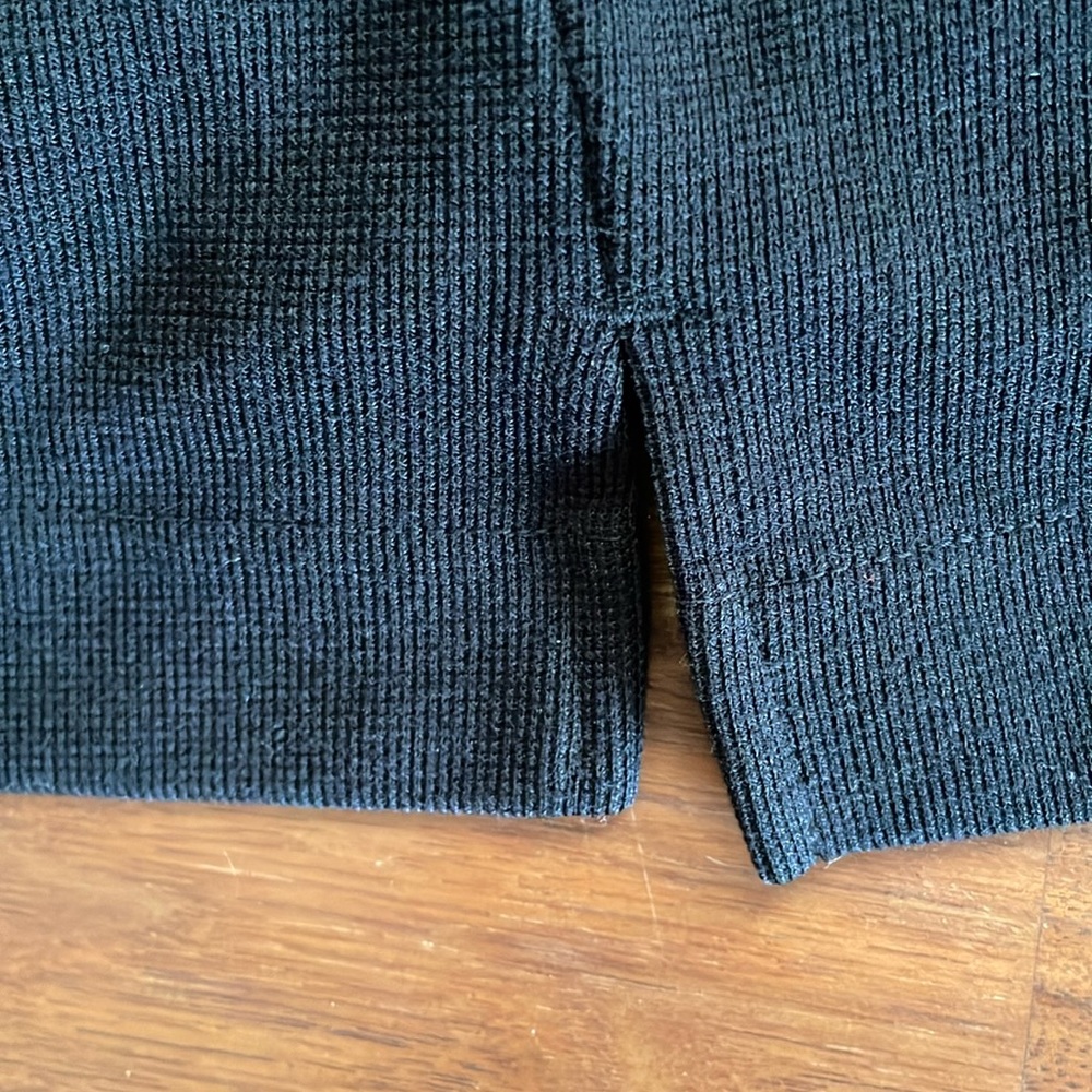 UNIGLO BLACKEST BLACK SWEATER size L - Picture 6 of 8